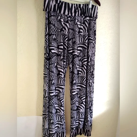 TRINA TURK Zebra Print Wide Leg Swim/Cover Up/Resort Pants - Picture 2 of 5